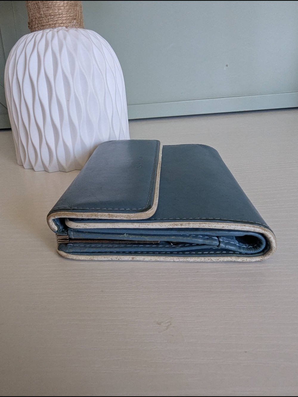vintage Coach wallet, likely fromt early 2000s - Picture 7 of 12